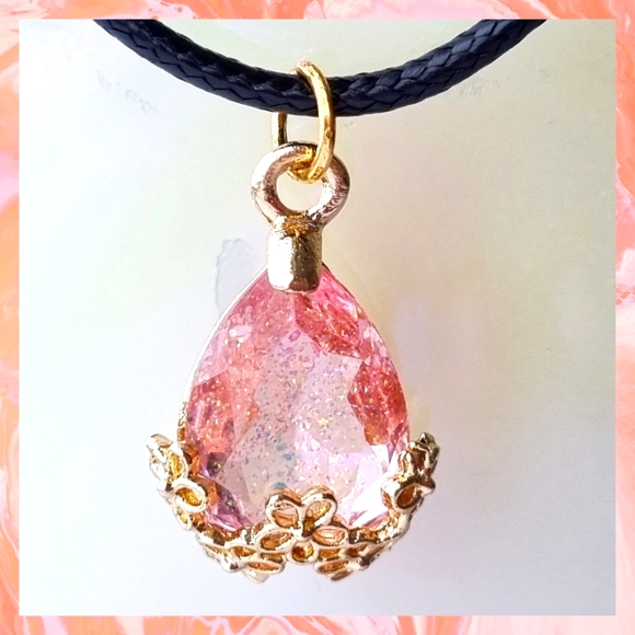 Necklace | Sparkle Pendant | Gorgeous, Glamourous & Glitzy 🩷 - Picture 10 of 11